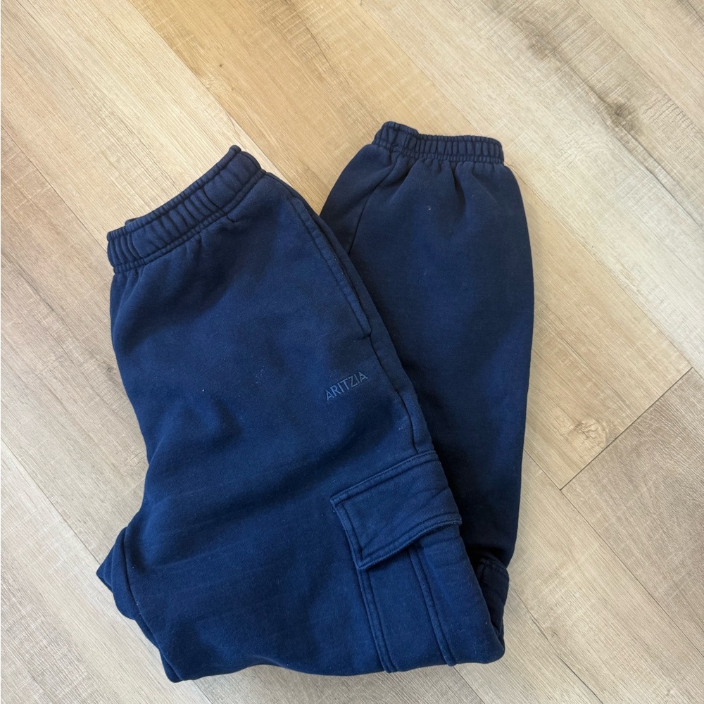 Aritzia sweats!